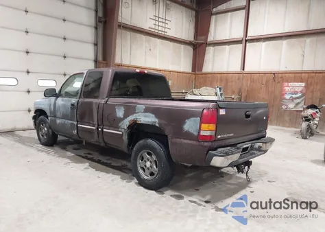 2002 Chevrolet Silverado 1500 Ls z USA, uszkodzony, nr VIN 2GCEK19V421125370